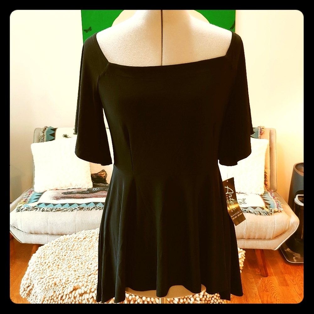 Artex Fashions black flutter sleeve blouse NWT